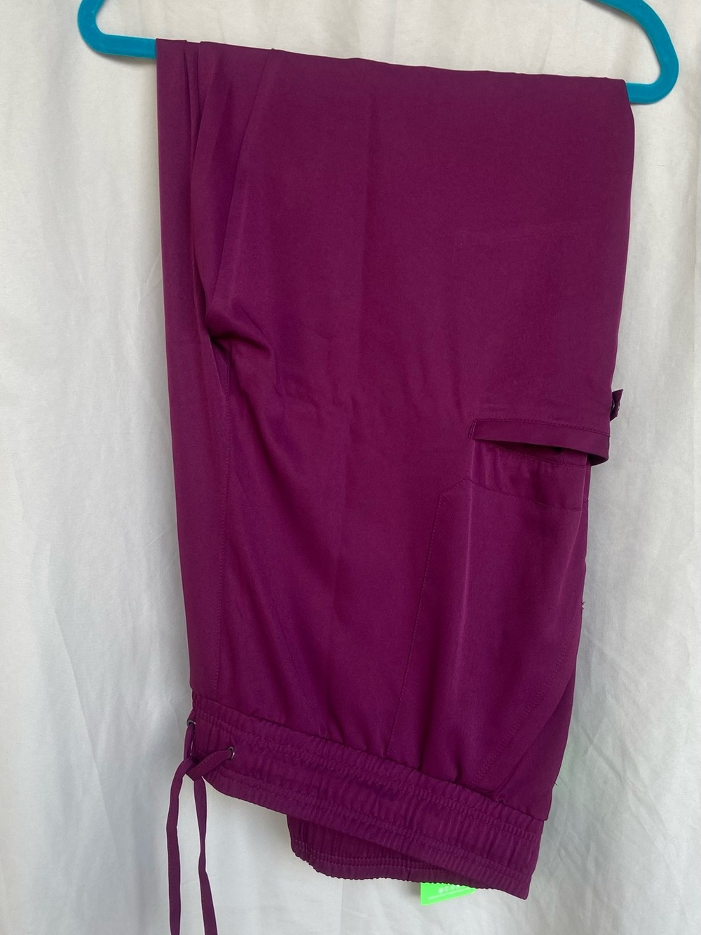 NWT!! Woman’s Healing Hands scrub pants the color wine size 2X.